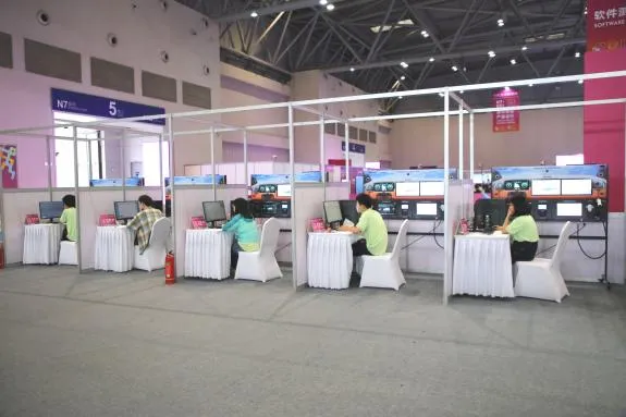 助力第二届“一带一路”国际技能大赛智能汽车软件技术表演赛顺利举办